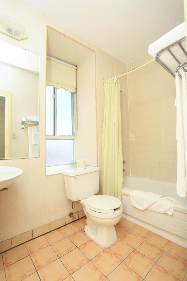 Royal Inn And Suites At 궬프 외부 사진